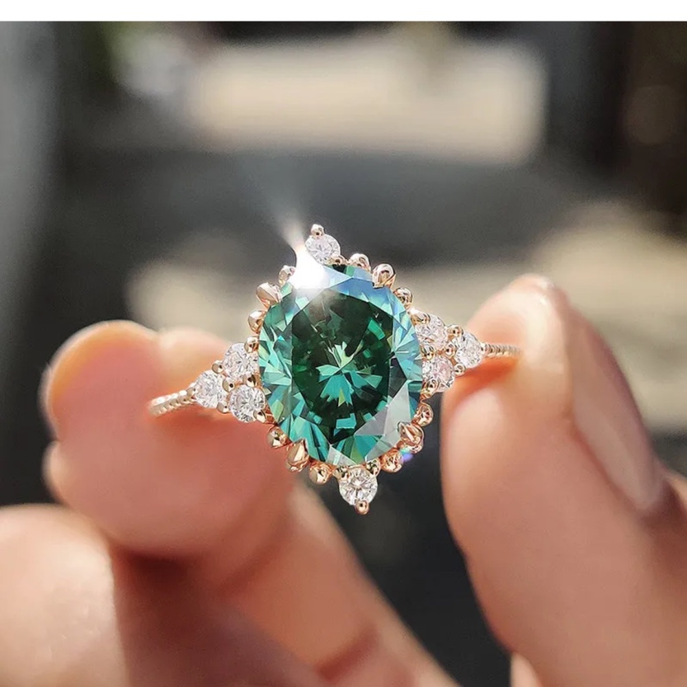 Paraíba tourmaline rose gold